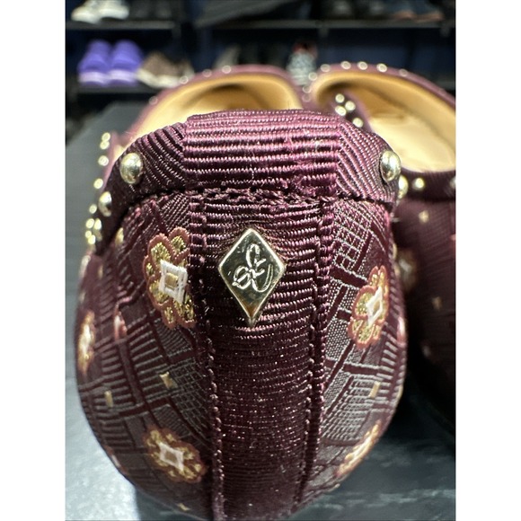 Sam Edelman Size 10M Rivera Flat Burgundy Jacquard Scalloped Studded Shoe - Picture 5 of 7